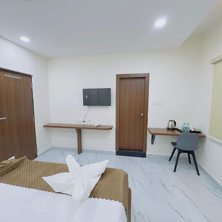 Hotel Apex Inn Hyderabad Airport Exterior foto